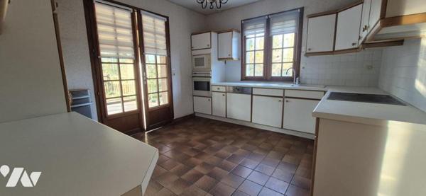 MAISON TRADITIONNELLE - 5 CHAMBRES - TERRAIN 12300 M2