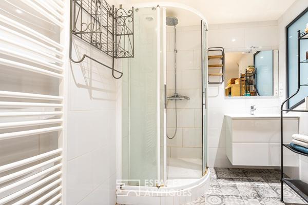 Maison en pierres dorées avec vue plein Sud