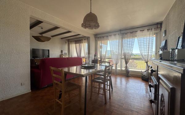 Appartement à vendre    5 pièces • 106 m2 Saint-Priest