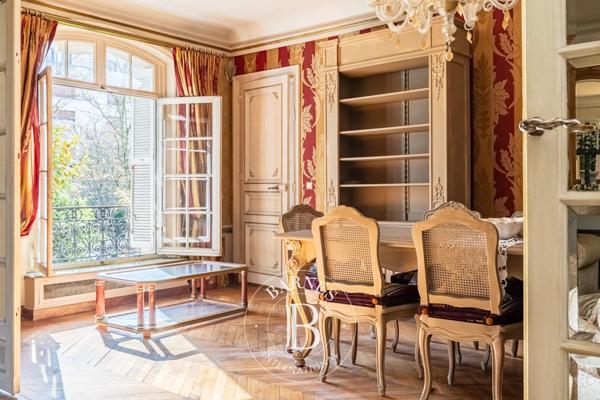 Paris 16ème, Appartement 5 Chambres -  242 m² à vendre