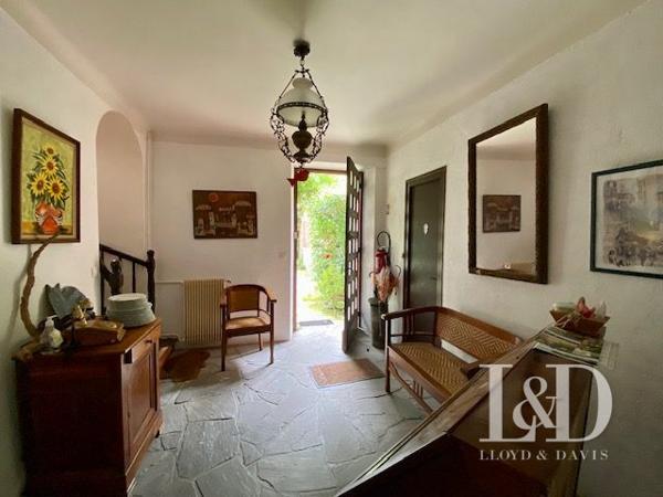 Maison de maître avec dépendances