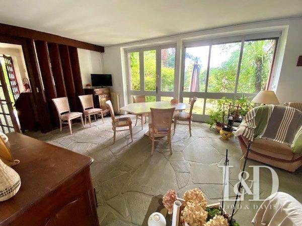 Maison de maître avec dépendances