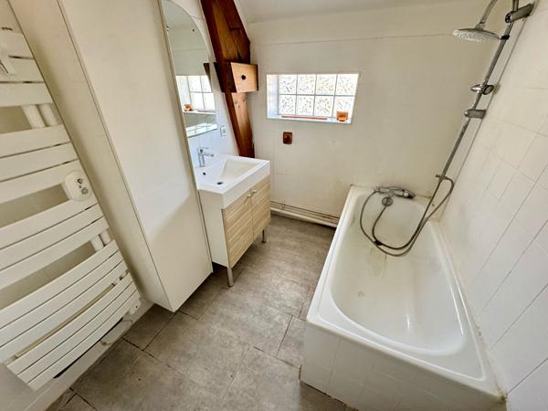 Appartement 2 pièces de 50 m² à Étampes, quartier Saint-Martin - au dernier étage avec ascenseur