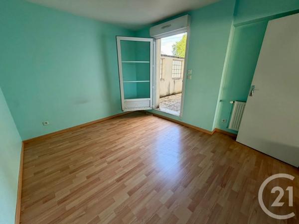 Appartement F3 à vendre  3 pièces - 75,56 m 2   CREPY EN VALOIS  - 60