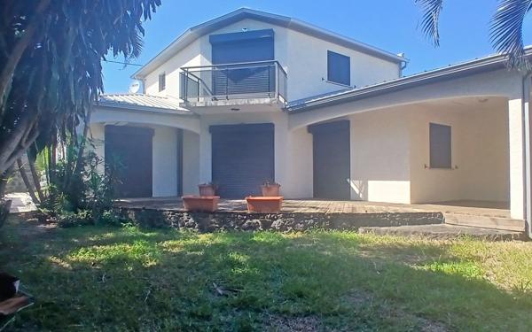 Maison à vendre    4 pièces • 150 m2 Saint-Pierre