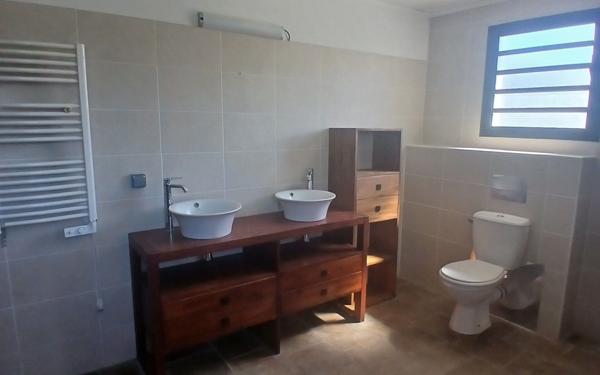 Maison à vendre    4 pièces • 150 m2 Saint-Pierre