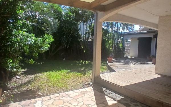 Maison à vendre    4 pièces • 150 m2 Saint-Pierre