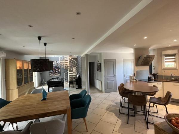 A VENDRE - PAVILLON - LIVRE LA TOUCHE 