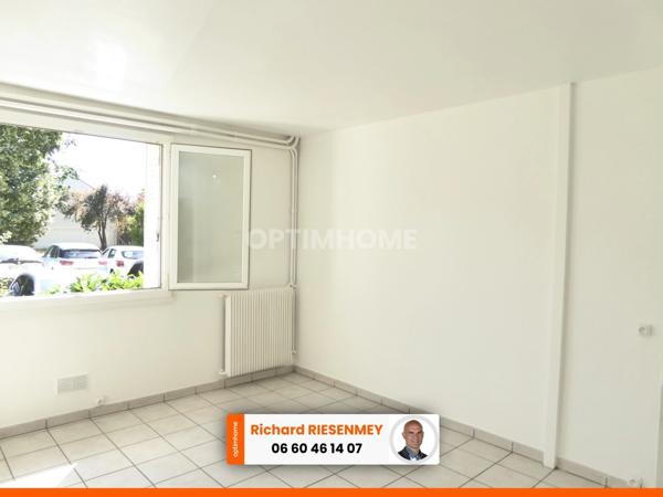 Studio en RDC avec parking BRUYERES LE CHATEL (91)