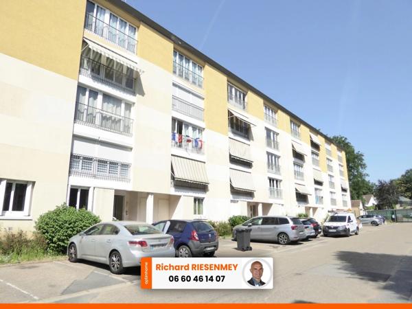 Studio en RDC avec parking BRUYERES LE CHATEL (91)