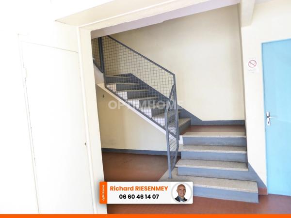Studio en RDC avec parking BRUYERES LE CHATEL (91)