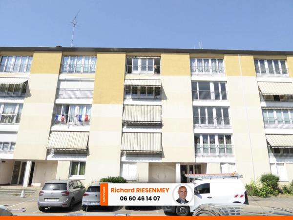 Studio en RDC avec parking BRUYERES LE CHATEL (91)