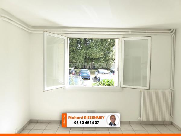 Studio en RDC avec parking BRUYERES LE CHATEL (91)