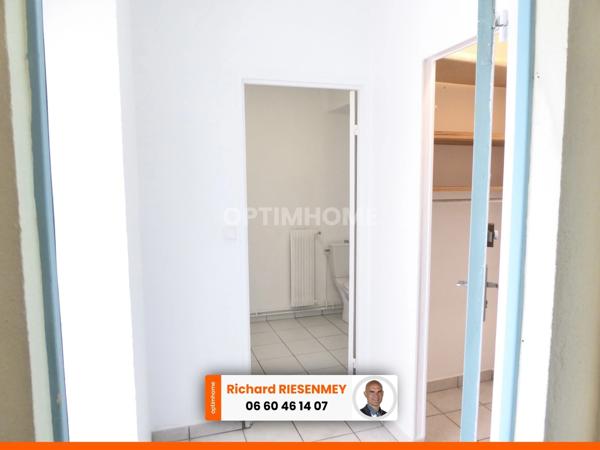 Studio en RDC avec parking BRUYERES LE CHATEL (91)