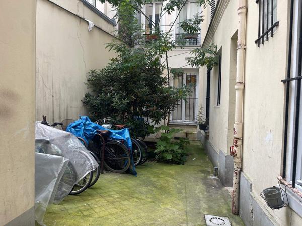 APPARTEMENT DE CHARME A DEUX PAS DU METRO MENILMONTANT !