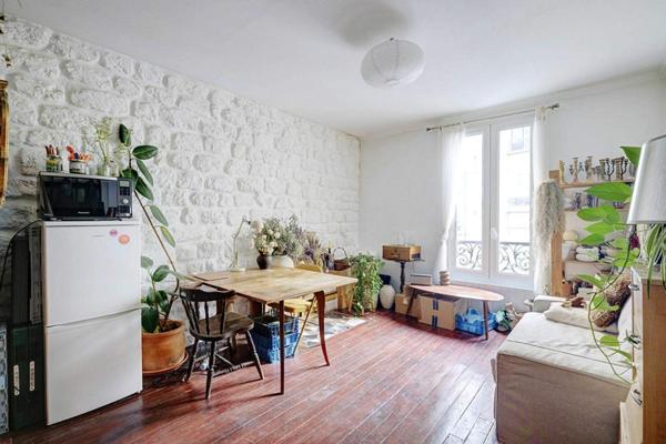 APPARTEMENT DE CHARME A DEUX PAS DU METRO MENILMONTANT !