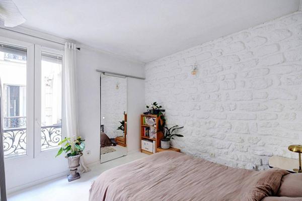 APPARTEMENT DE CHARME A DEUX PAS DU METRO MENILMONTANT !