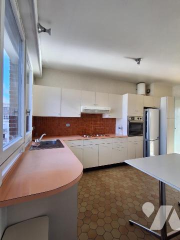 VIEUX-LILLE Appartement TYPE 3 de 95,3m² en DUPLEX dernier étage -PARKING en sous-sol et  cave