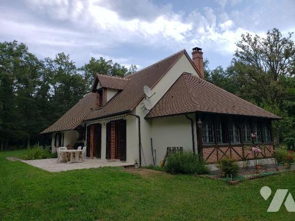 À vendre à Pruniers-en-Sologne ? Propriété de charme au c?ur d'un parc de 2 hectares, nichée da...