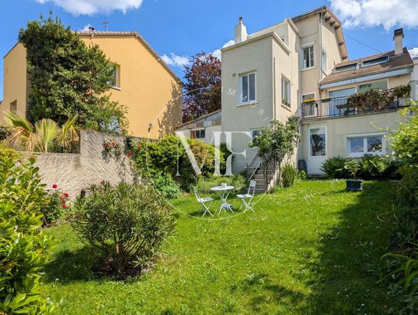 Maison
         8 pièces
        - 170 m² Exclusivité 829 000 € *