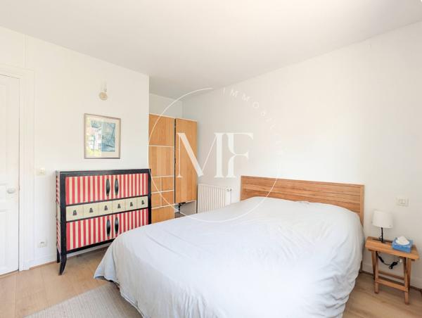 Maison
         8 pièces
        - 170 m² Exclusivité 829 000 € *