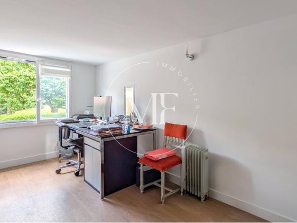 Maison
         8 pièces
        - 170 m² Exclusivité 829 000 € *