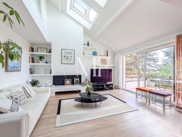 Maison
         8 pièces
        - 170 m² Exclusivité 829 000 € *