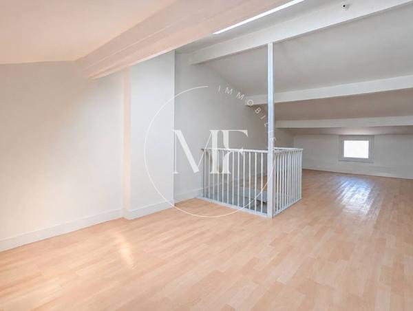 Maison
         8 pièces
        - 170 m² Exclusivité 829 000 € *