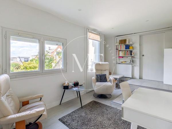 Maison
         8 pièces
        - 170 m² Exclusivité 829 000 € *