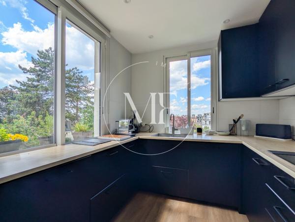 Maison
         8 pièces
        - 170 m² Exclusivité 829 000 € *