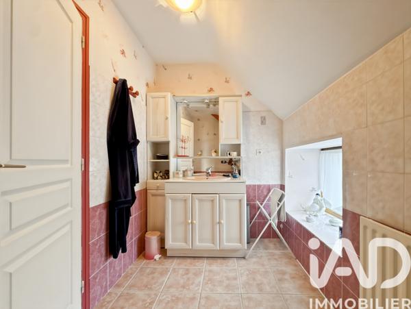 Maison à vendre 7 pièces 176 m² L'Huisserie