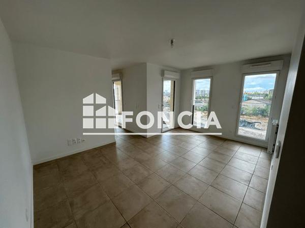 Location Appartement 3 pièces 65.9 m² - 96 QUAI DE BRAZZA Bordeaux 33000