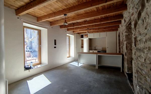 Appartement à louer    5 pièces •  Les Vans