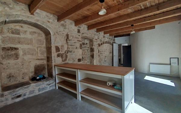 Appartement à louer    5 pièces •  Les Vans