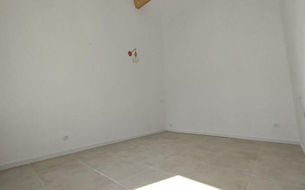 Appartement à louer    5 pièces •  Les Vans