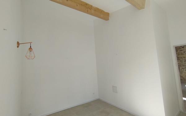 Appartement à louer    5 pièces •  Les Vans