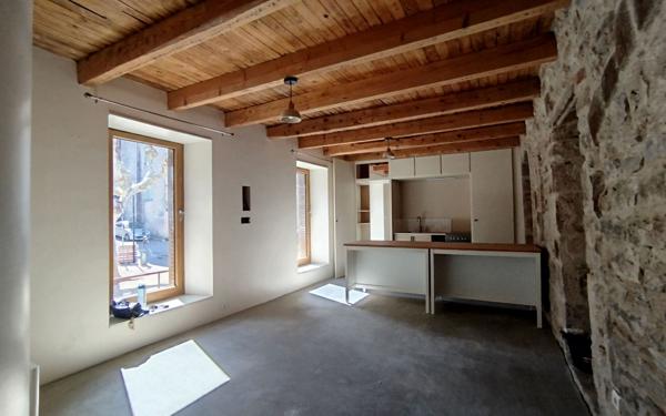 Appartement à louer    5 pièces •  Les Vans