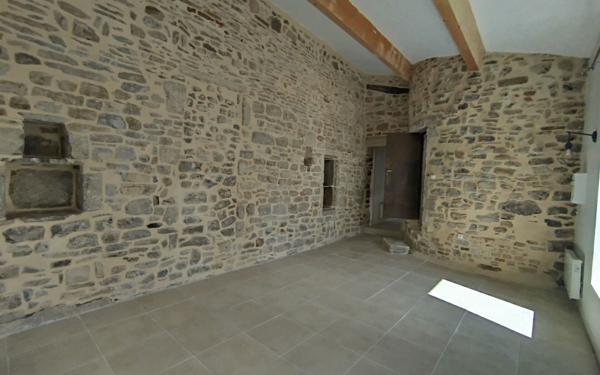 Appartement à louer    5 pièces •  Les Vans