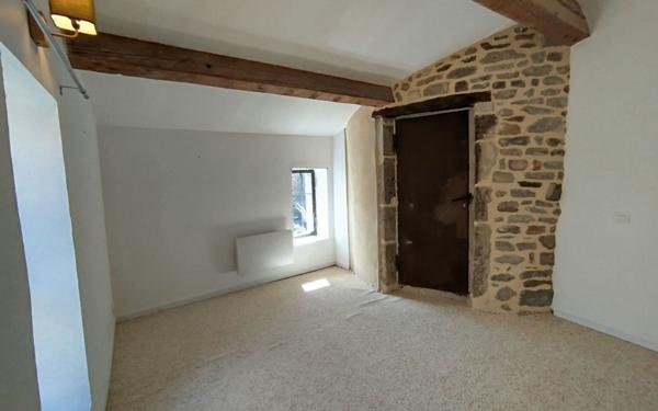 Appartement à louer    5 pièces •  Les Vans