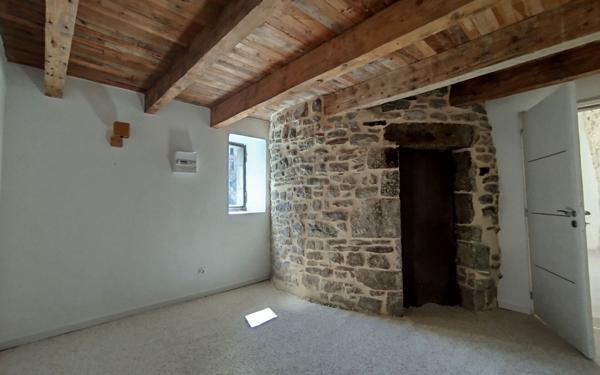 Appartement à louer    5 pièces •  Les Vans