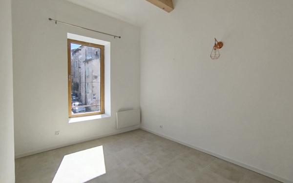 Appartement à louer    5 pièces •  Les Vans