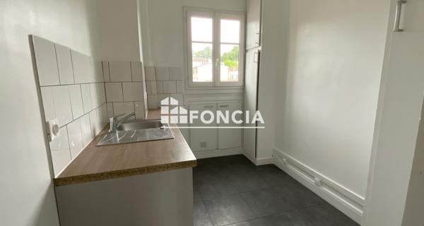 Location Appartement 3 pièces 57.5 m² - Ville-d'avray 92410