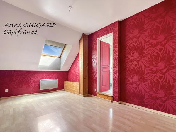 SILLINGY (74) - Maison discrètement mitoyenne de 93m² habitables + garage + terrain 415m² + 2 parkings