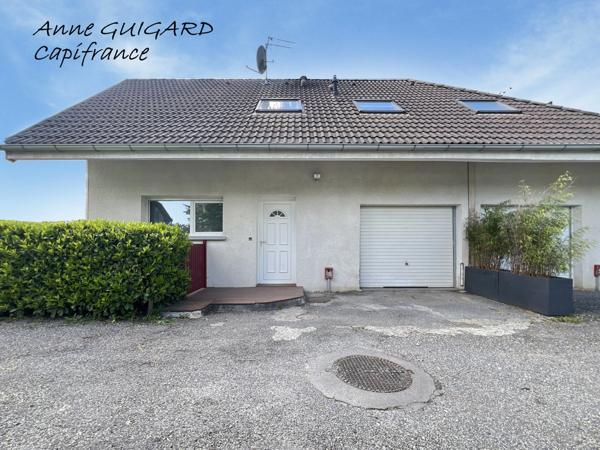 SILLINGY (74) - Maison discrètement mitoyenne de 93m² habitables + garage + terrain 415m² + 2 parkings
