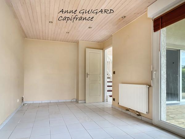 SILLINGY (74) - Maison discrètement mitoyenne de 93m² habitables + garage + terrain 415m² + 2 parkings