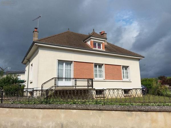 Maison de ville à vendre à Le Controis-en-Sologne dans le Loir-et-Cher (41700), ref : AN 8806