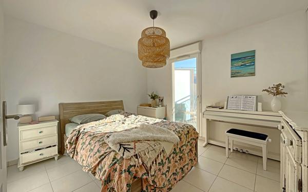 Appartement à vendre    3 pièces • 66,87 m2 Marseille 8