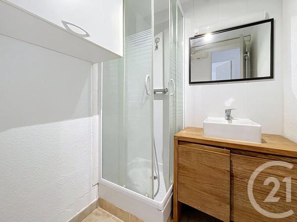 Appartement F3 à vendre  3 pièces - 72 m 2   BAGNOLS SUR CEZE  - 30