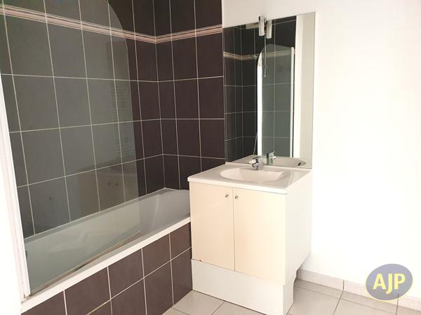 Appartement à louer Carquefou : 3 pièces, 68m² avec 2 chambre(s) à 872€ - AJP Immobilier Carquefou