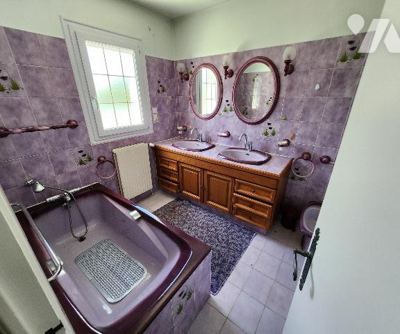 Maison sur 3 niveaux avec jardin et véranda.
grand rivet 49130 les ponts de ce